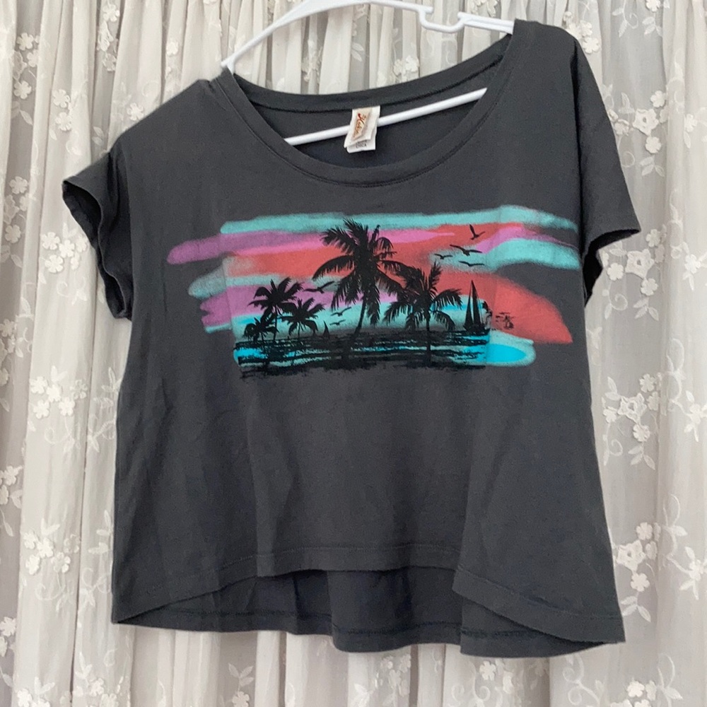 Gray crop top tee🍍🏝⛱